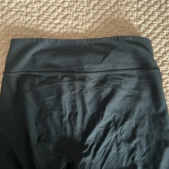 Outdoor Voices Warmup 3/4 Legging | Size Small - Picture 3 of 4